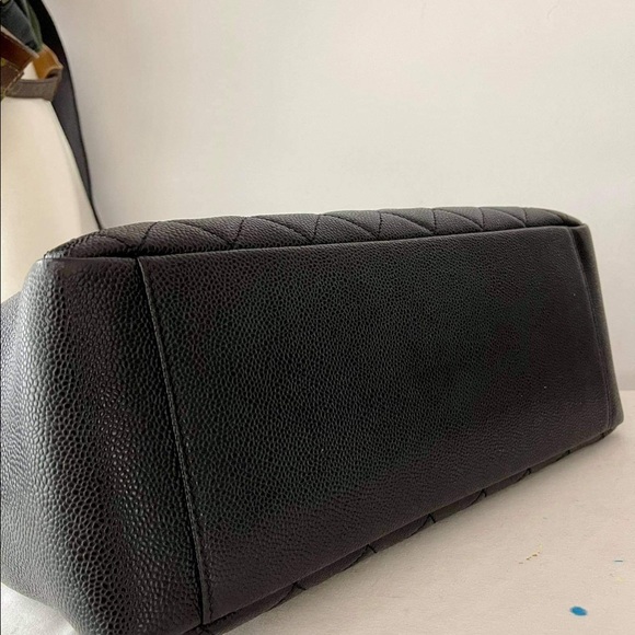 Chanel GST(caviar leather/gold hardware)complete inclusion - Picture 7 of 9